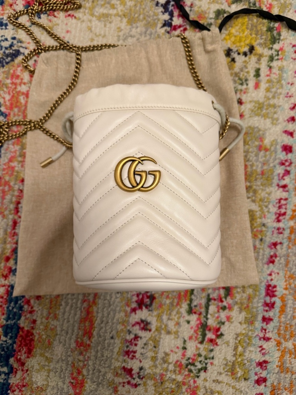 Gucci Small GG Marmont Chevron Bucket Bag in Cream with Gold Hardware - Picture 5 of 11